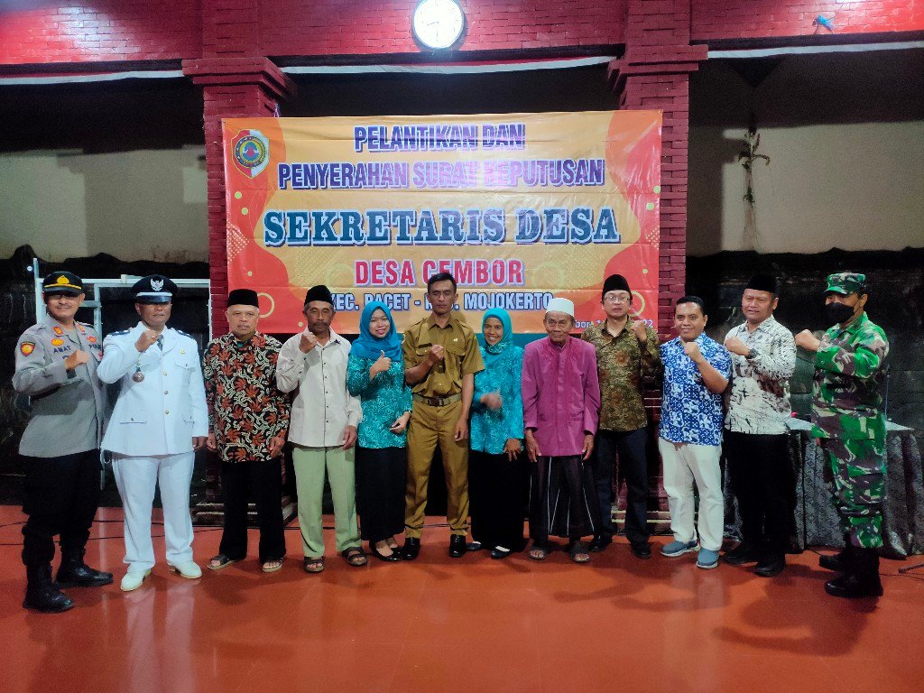 Lantik Sekdes Cembor, Kades Cembor Tekankan Guyub Rukun Membangun Desa Cembor