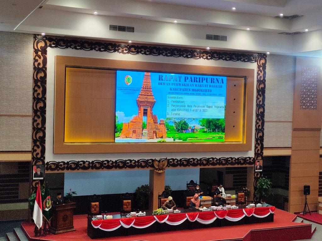 Paripurna DPRD Kabupaten Mojokerto, Gus Barra Sampaikan Nota Pengantar KUPA PPAS P-APBD 2022