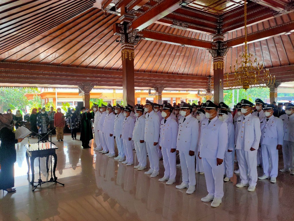 Bupati Mojokerto Lantik 41 Kades Periode 2022-2028