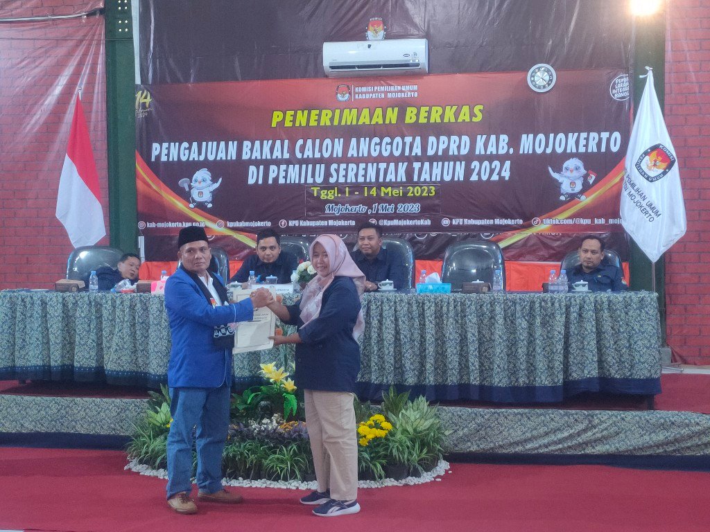 Datang dengan Senyuman, 50 Bacaleg Demokrat Kabupaten Mojokerto Siap Menangkan Pileg