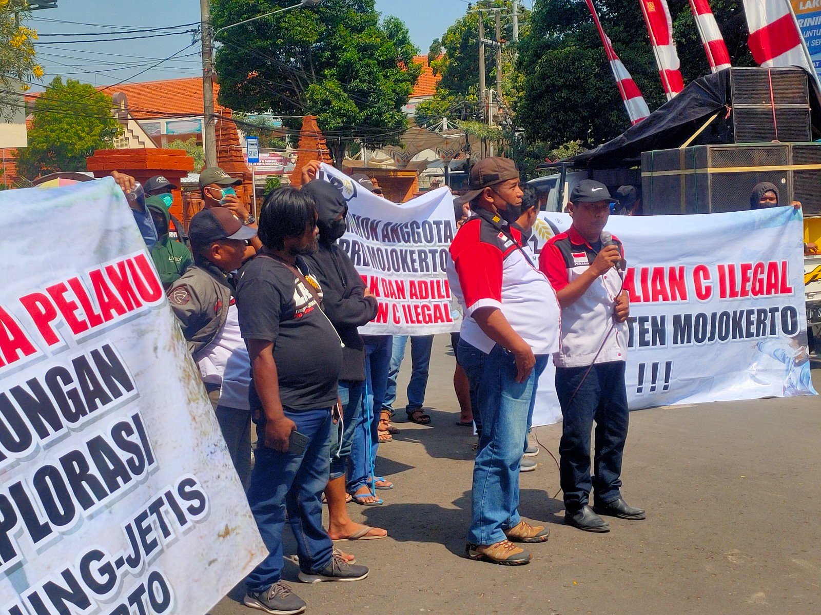 Sekda LIRA Mojokerto: Galian C Ilegal di Desa Bendung Harus Ditutup