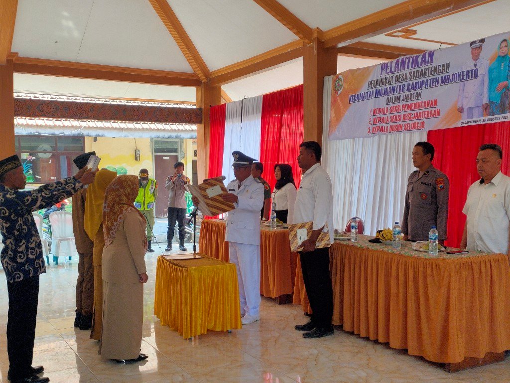 Kades Sadartengah Lantik Kasi Pemerintahan, Kasi Kesejahteraan dan Kadus Selorejo