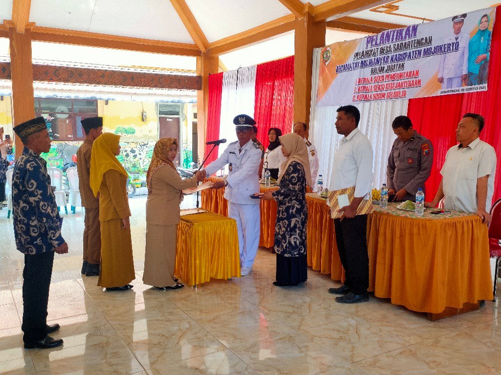 Kades Sadartengah Lantik Kasi Pemerintahan, Kasi Kesejahteraan dan Kadus Selorejo