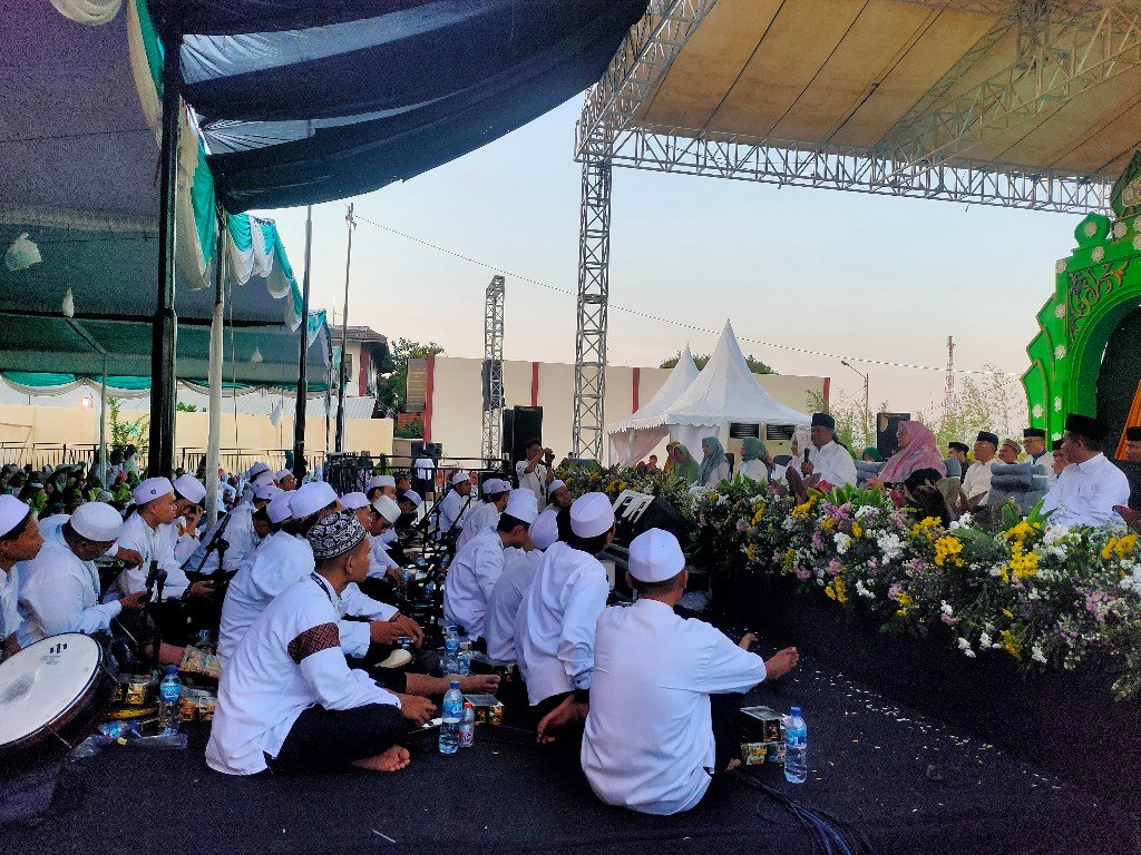 Kenduri 5000 Layah Bersama Gus Muwafiq dan Ning Ita Berlangsung Meriah