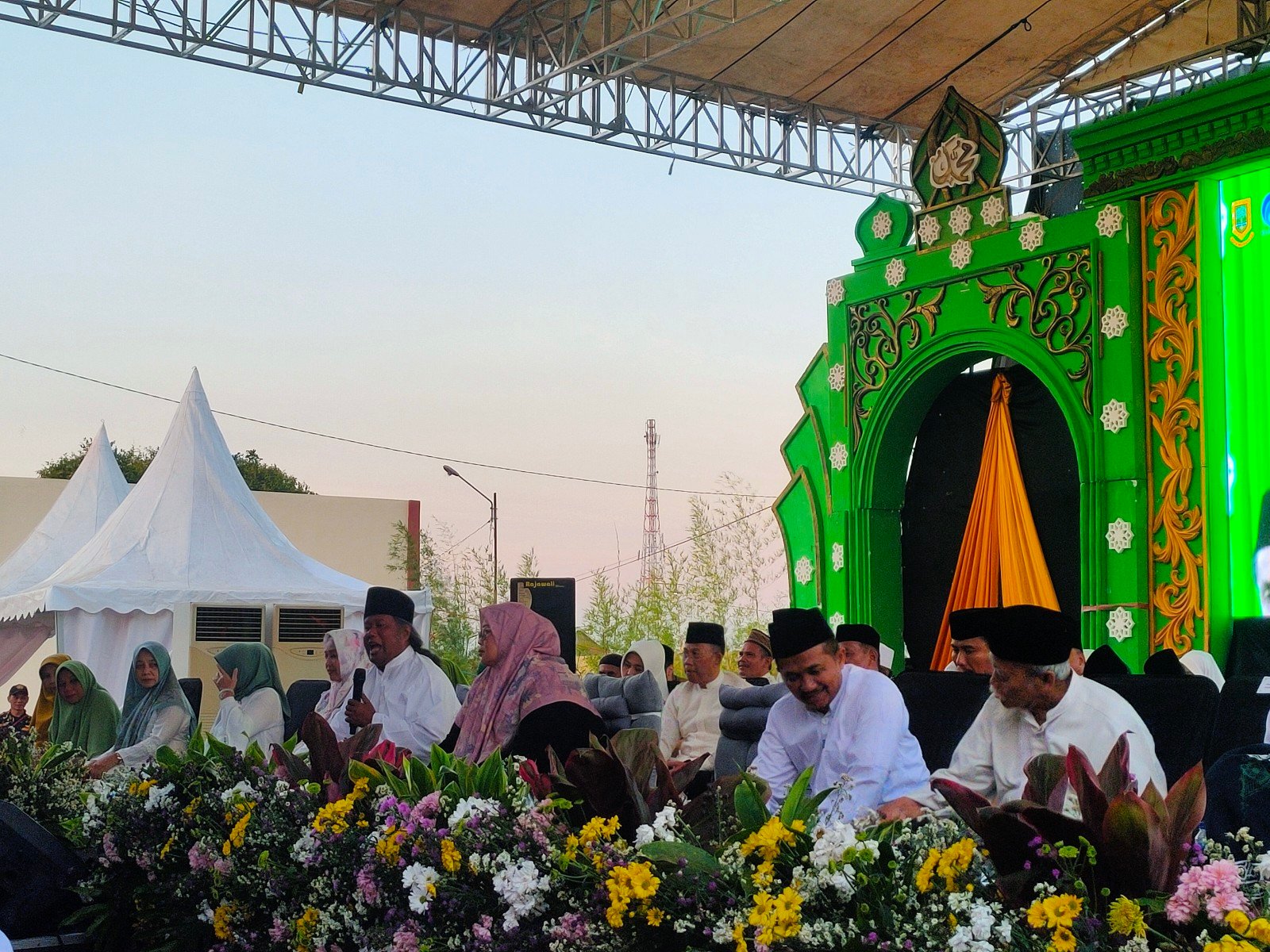 Kenduri 5000 Layah Bersama Gus Muwafiq dan Ning Ita Berlangsung Meriah