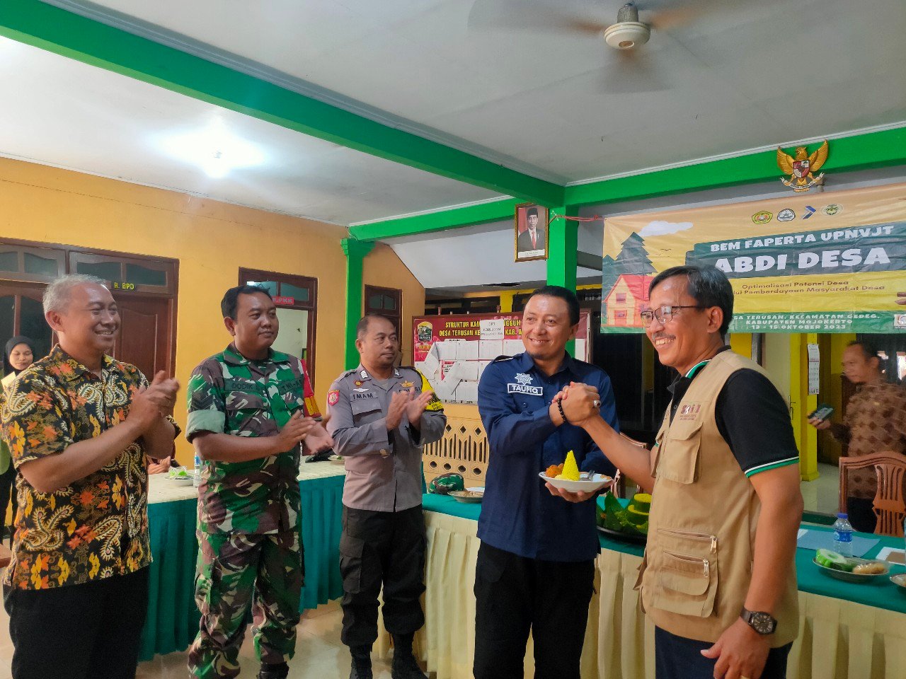 UPN Veteran Surabaya Adakan Program Abdi Desa di Balai Desa Terusan Mojokerto