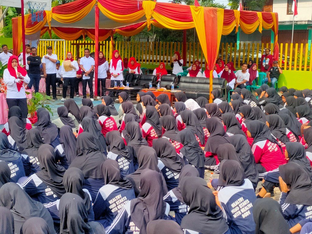 Cegah Anemia, Bupati Mojokerto Gelar Program Jumat Ceria di SMPN 1 Pacet