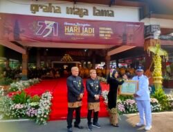 Lunas Pajak, Kepala Desa Karangasem Raih Penghargaan