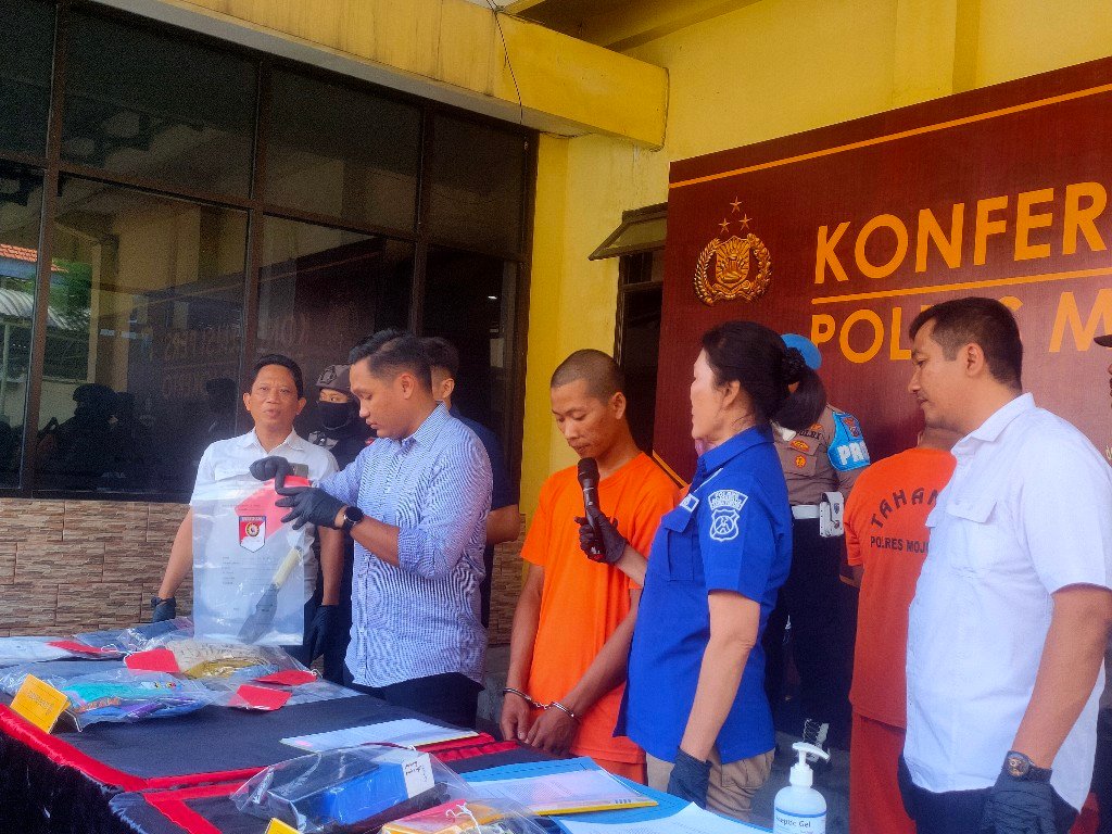 Mertua di Mojokerto Tega Setubuhi Menantunya