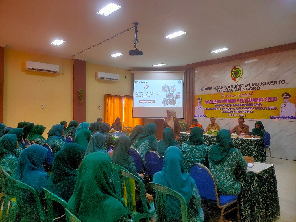 Camat Ngoro dan Bupati Ikfina Sosialisasikan Gerakan PKK Keluarga Sehat, Tanggap dan Tangguh Bencana