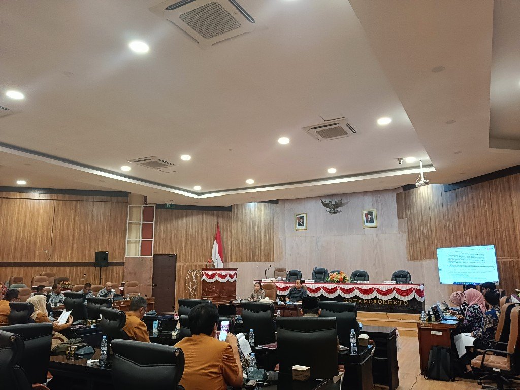 DPRD Kota Mojokerto Gelar Rapat Sinkronisasi dan Harmonisasi 3 Raperda Inisiatif