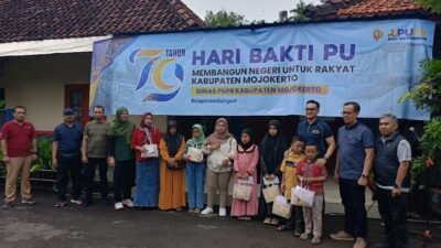 Peringati Hari Bakti PU Ke-79, DPUPR Kabupaten Mojokerto Berikan Tali Asih