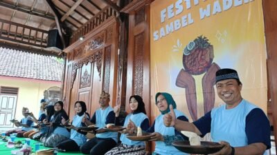 Jadi Icon Desa, Pemdes Trowulan Gelar Festival Sambel Wader