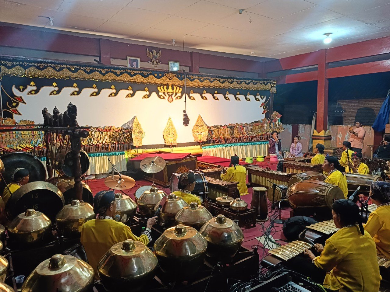 Ruwah Desa, Pemdes Kepuhanyar Gelar Wayang Kulit dan Campursari