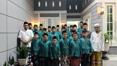 Lulus S2, Direktur LKH Barracuda dan Direktur LBH Djawa Dwipa Gelar Sholawatan dan Doa Bersama