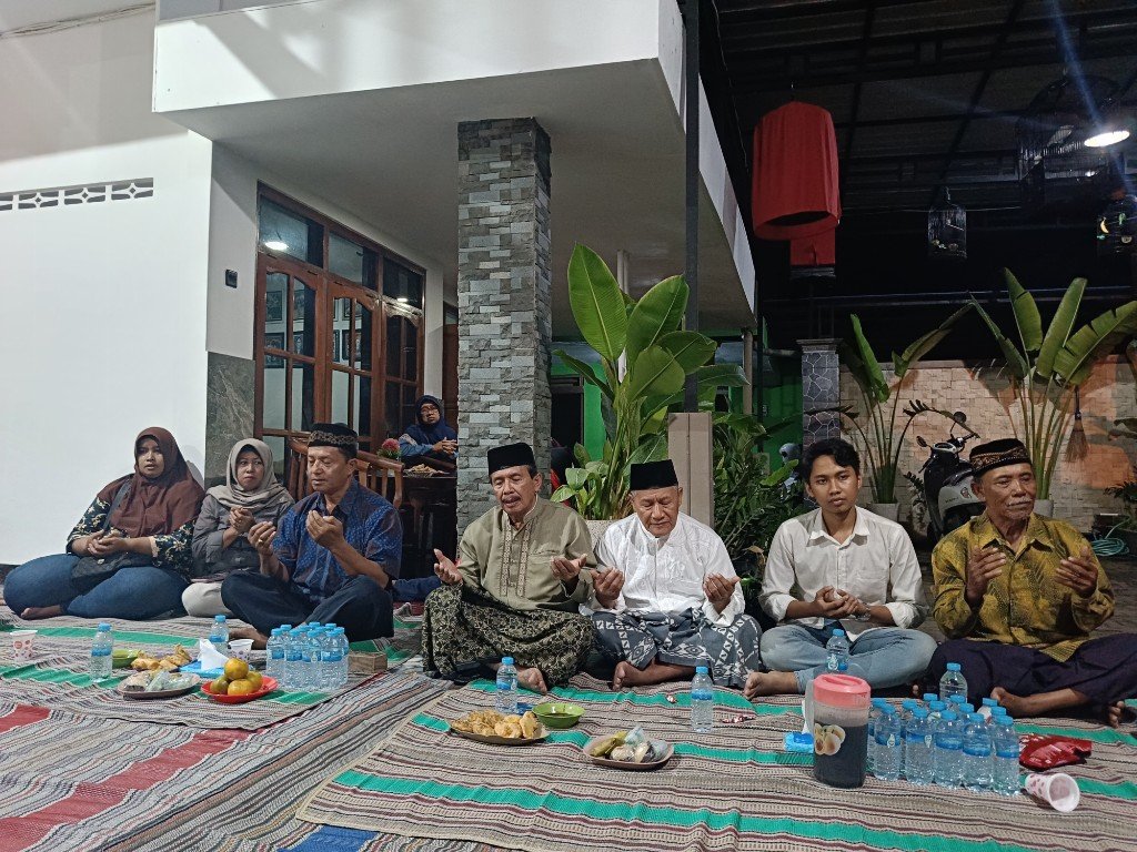 Tetap Istiqomah, Direktur LBH Djawa Dwipa Gelar Selawatan dan Doa Bersama yang ke-16
