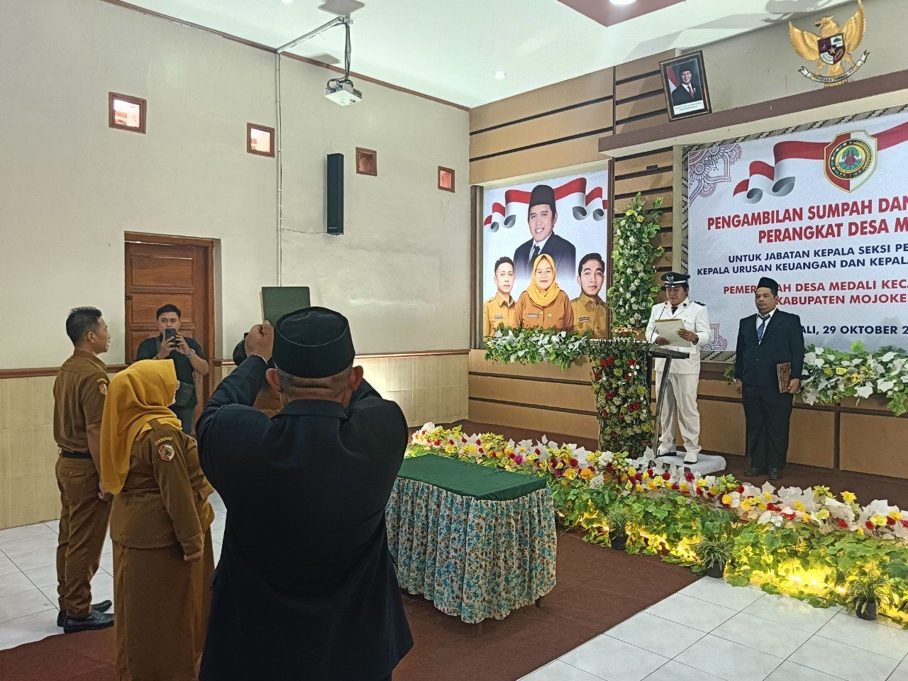 Kepala Desa Medali Lantik 3 Perangkat Desa