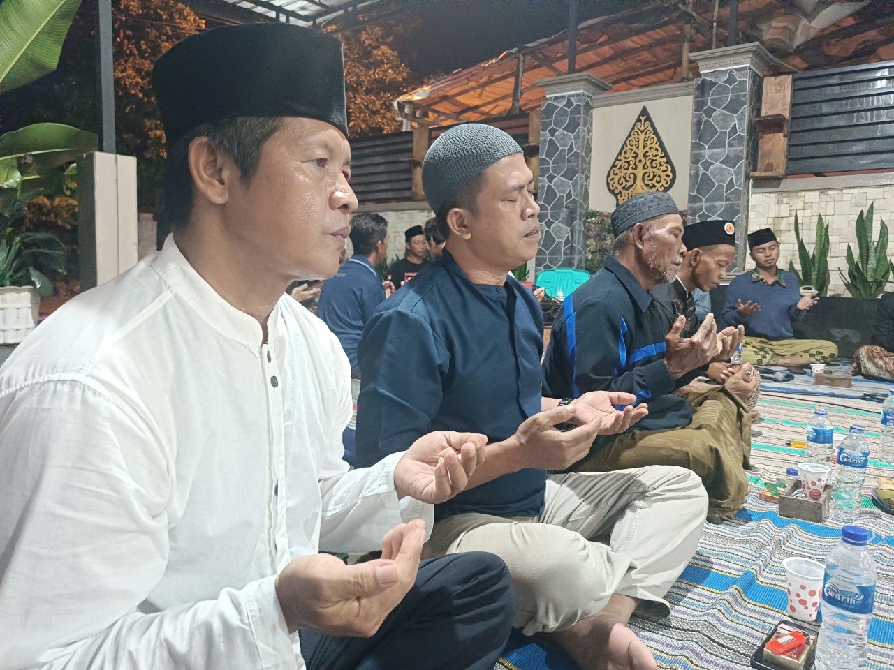 Malam 1 Rajab, Direktur LBH Djawa Dwipa dan LKH Barracuda Gelar Doa Bersama