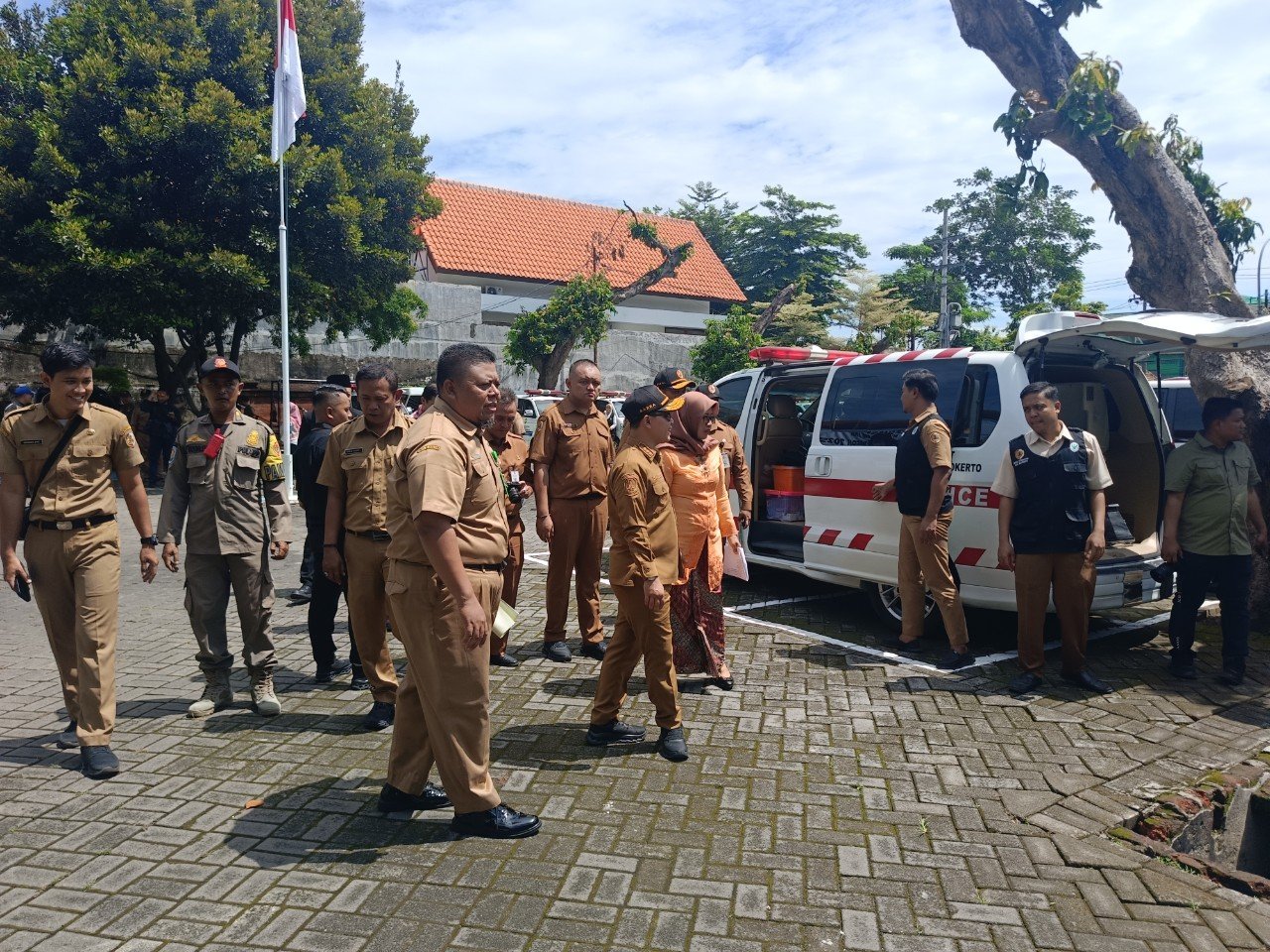 Dinas Kesehatan Kabupaten Mojokerto Gelar Apel Kesiapsiagaan Tim Kesehatan Operasi Lilin Semeru 2025