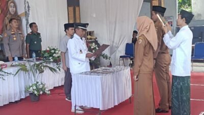 Kades Dinoyo Lantik 2 Perangkat Desa, Tekankan Cepat Beradaptasi