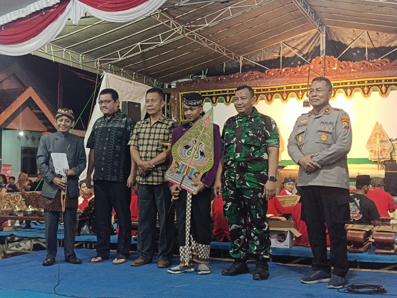 Ruwah Desa, Pemdes Sumbertanggul Gelar Pagelaran Wayang