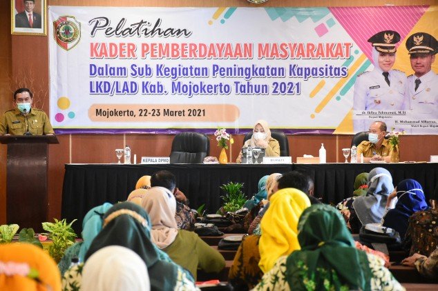 Dorong Pembangunan Desa Mojokerto, Bupati Ikfina Gelar Pelatihan