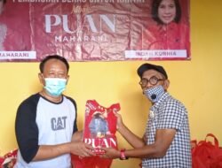 Indah Kurnia Menyalurkan Bantuan Beras dari Puan Maharani