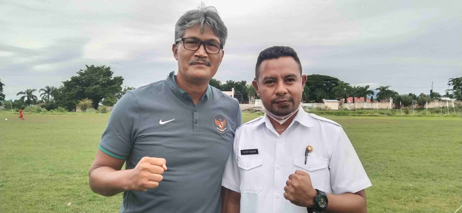 Sambangi Sikka, Mantan Pemain Timnas Sempatkan Diri Nonton Turnamen Askab Sikka Cup I