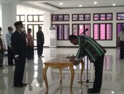 Lantik Jadi Kadis Pertanian, Bupati Sikka Minta Jimmy Sadipun Harus Lebih Gesit
