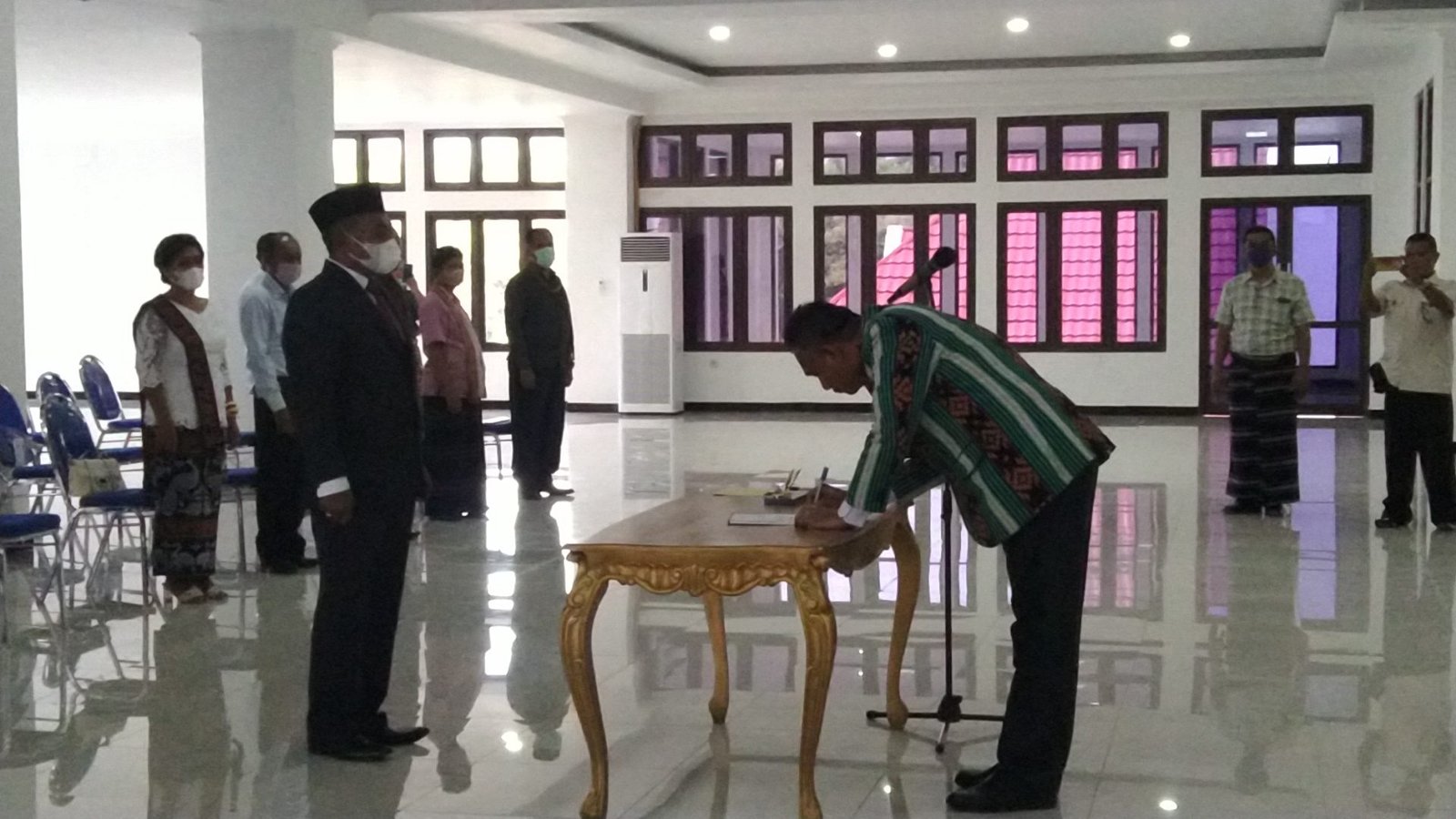 Lantik Jadi Kadis Pertanian, Bupati Sikka Minta Jimmy Sadipun Harus Lebih Gesit