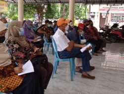 Anggota DPRD Fraksi PKS Dan Fraksi Demokrat Komisi D Mensosialisasikan Kesejahteraan Sosial Bagi Warga Desa Kali Pecabean Kecamatan Candi Kabupaten Sidoarjo