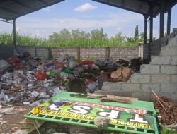 Ketidak Sinergitas Pelayanan Terhadap Warganya Dan Juga Tak Terurusnya  TPST Desa Rejeni Krembung