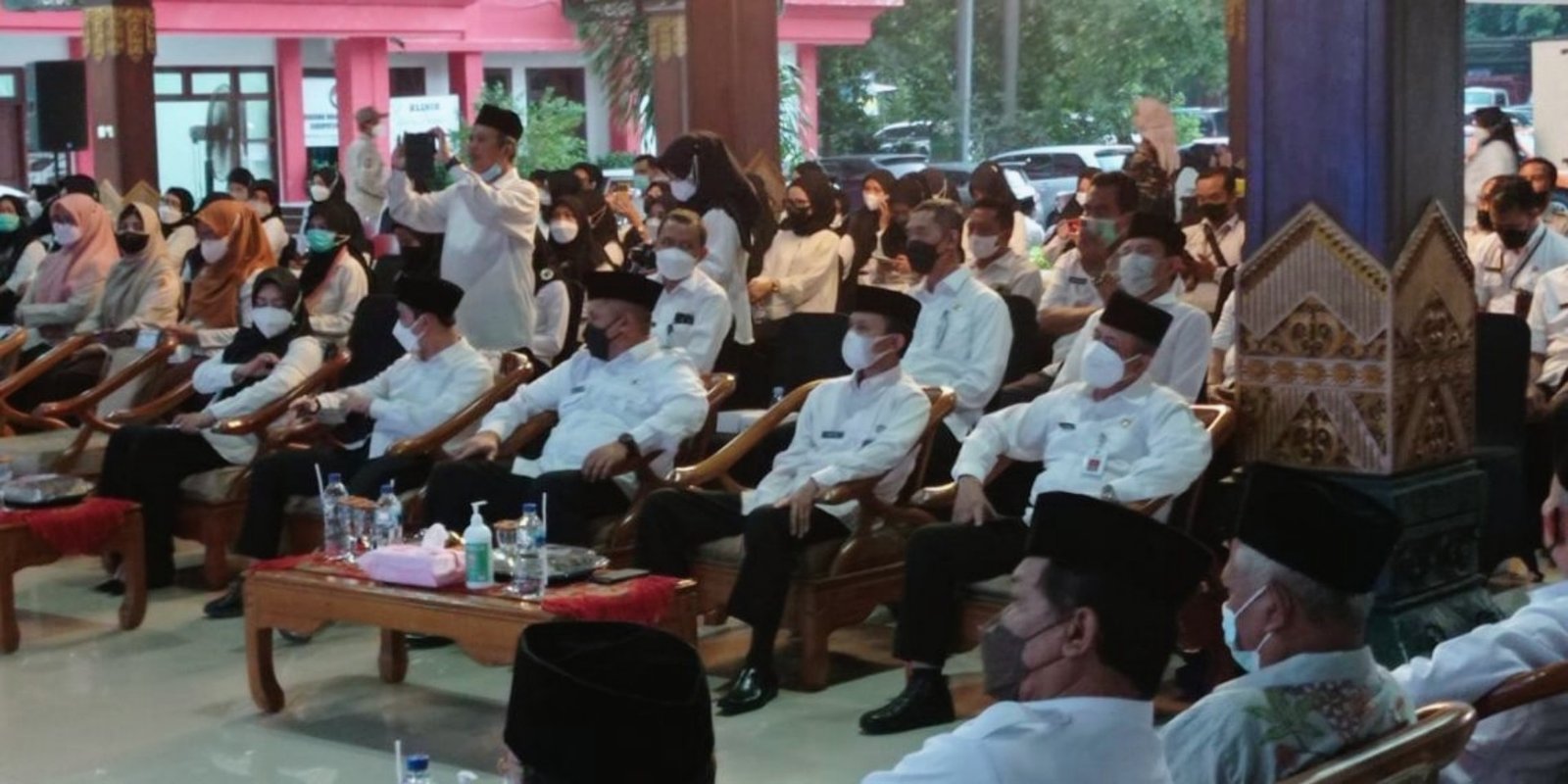 Peringati Isra Mi'raj di Pendopo Majatama, ini Pesan KH. Marzuki untuk Bu Ikfina dan Gus Barra