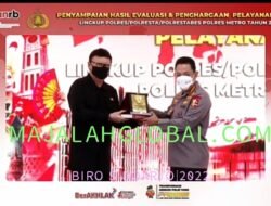 MenPANRB Tjahjo Kumolo  Beri Penghargaan Lingkup Polri dengan Pelayanan Prima
