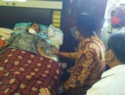 Bupati Sidoarjo Meninjau Anak Putus Sekolah Dikarenakan Orang Tua Sakit