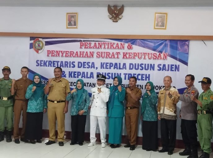 Kades Sajen Lantik 3 Perangkat Desa