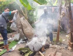 Arena Sabung Ayam Sooko Dibakar Polres Mojokerto