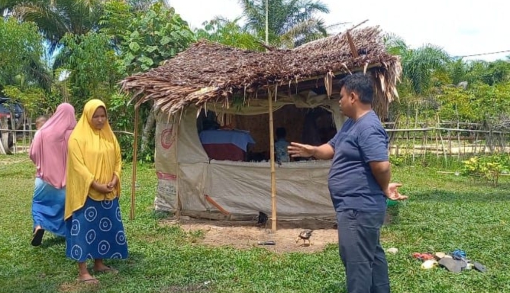 Ada Rumah Janda yang Tidak Layak Huni, DPRK Aceh Timur Zulfadli Berikan Bantuan