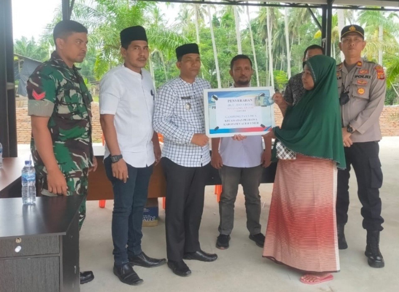 Desa Paya Dua Kecamatan Peudawa Kabupaten Aceh Timur Salurkan BLT