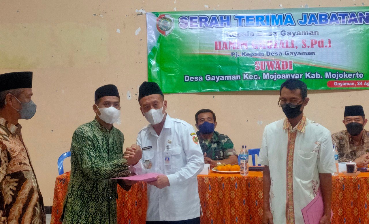 Sertijab Kepala Desa Gayaman, Camat Mojoanyar Berharap Desa Gayaman Lebih Maju