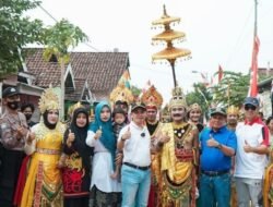 Hadiri Karnaval Desa Baureno, Gus Barra Berharap Warga Desa Baureno Guyub Rukun