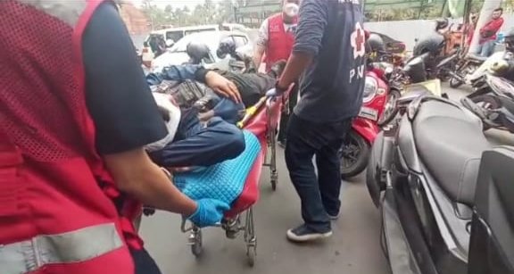 Dipukul dengan Kayu, Pria di Mojokerto Bersimbah Darah