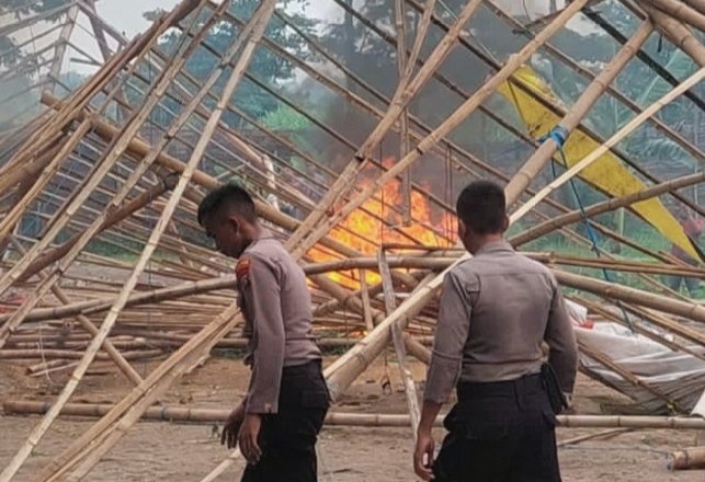 Polres Mojokerto Bakar Arena Judi Sabung Ayam di Pungging