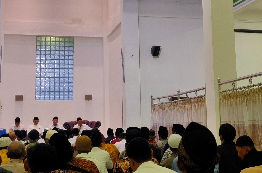 Wujudkan Mojokerto Jadi Miniatur Indonesia, Kiai Asep Ajak BeKisaR Mojoanyar Istighosah