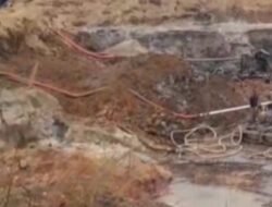 Diduga Ilegal, Pesisir Pantai Penganak Desa Air Gantang Dihajar Penambang Timah