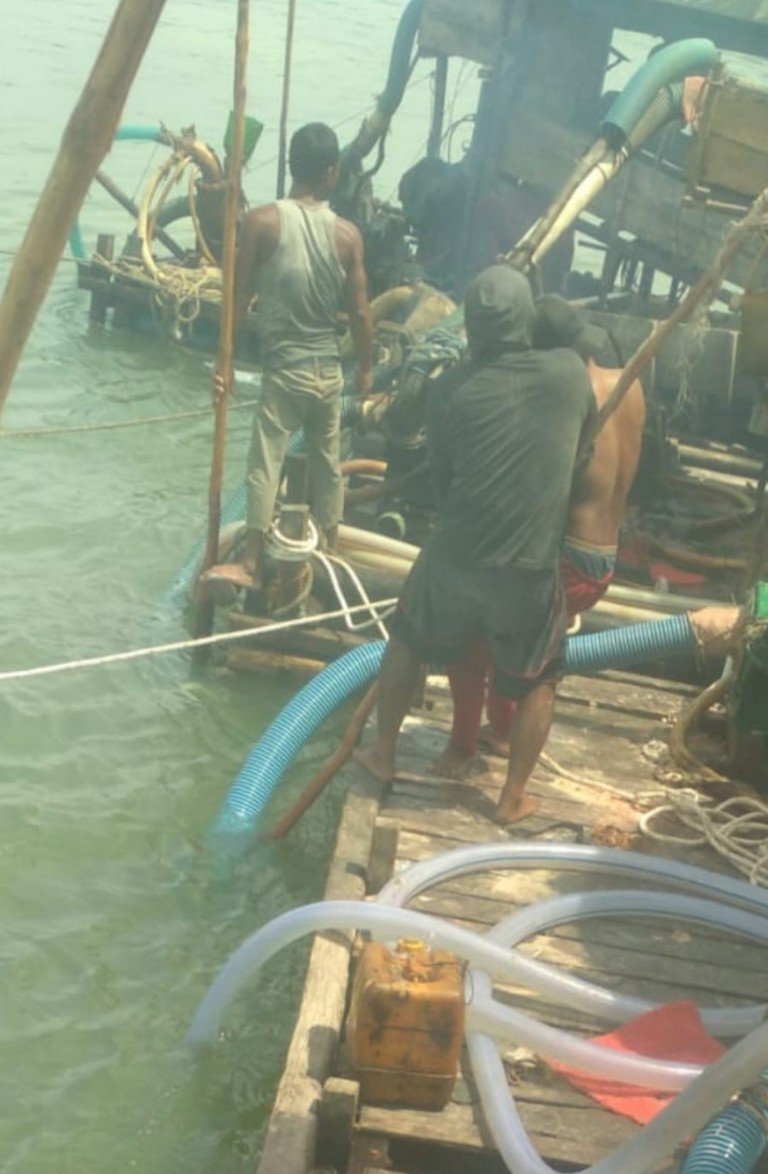 Aktivitas Tambang Timah Ilegal Perairan Pantai Selindung Desa Air Putih Kembali Bekerja