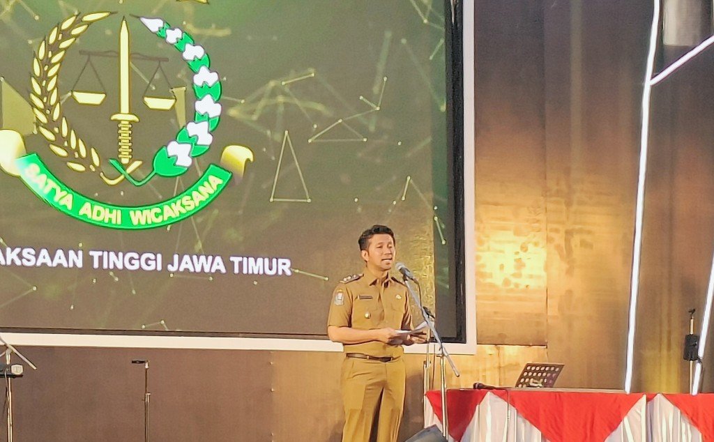 Bupati Ikfina Fahmawati Hadiri Peresmian Gedung Penyimpanan Barang Bukti Kejati Jatim