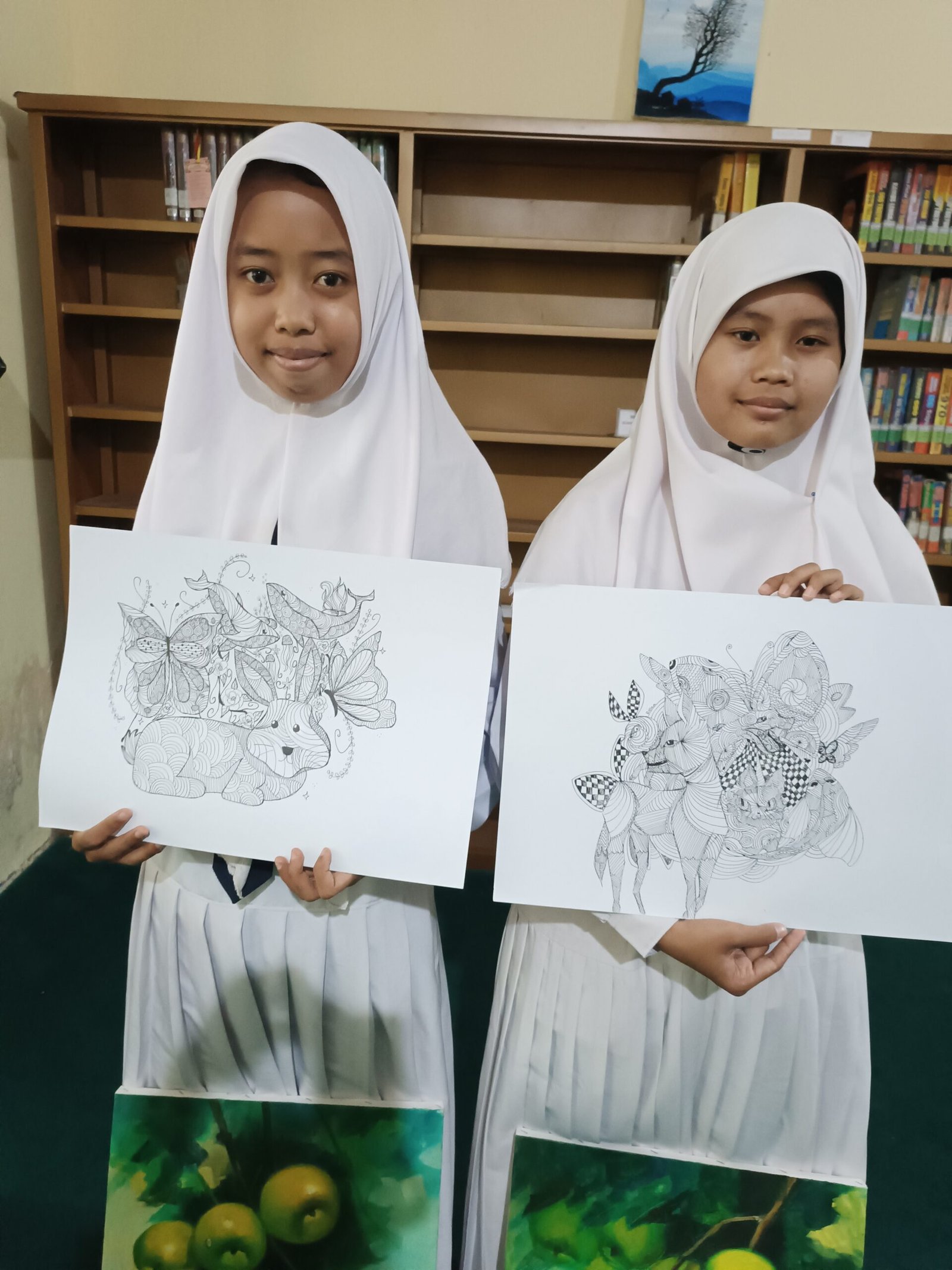 Karya Menggambar Mei Lisa Kelas 7 B dan Riska Ramadhani Kelas 8 B