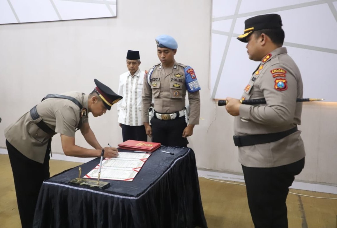 Iptu Umam yang Mirip Pak Jokowi Kini Menjabat Kapolsek Dlanggu