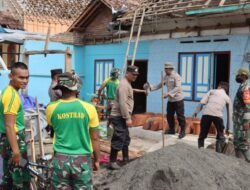 Sinergitas Polres Bondowoso bersama TNI Bantu Warga Terdampak Puting Beliung